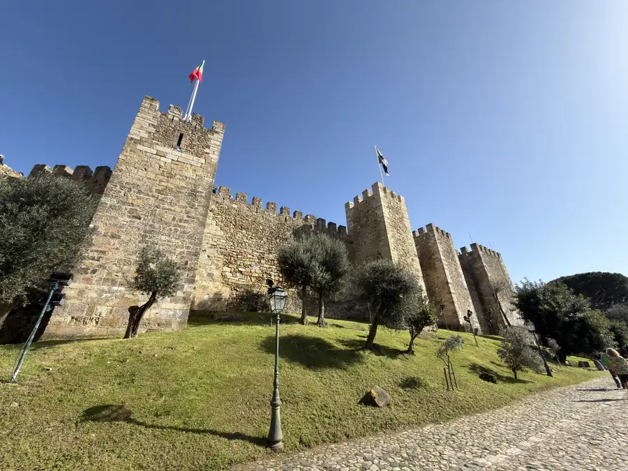 Castelo de São Jorge, photographed by Jeremy