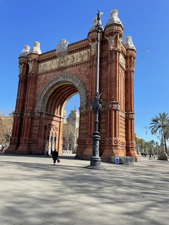 Arc de Triomf, photographed by Jeremy
